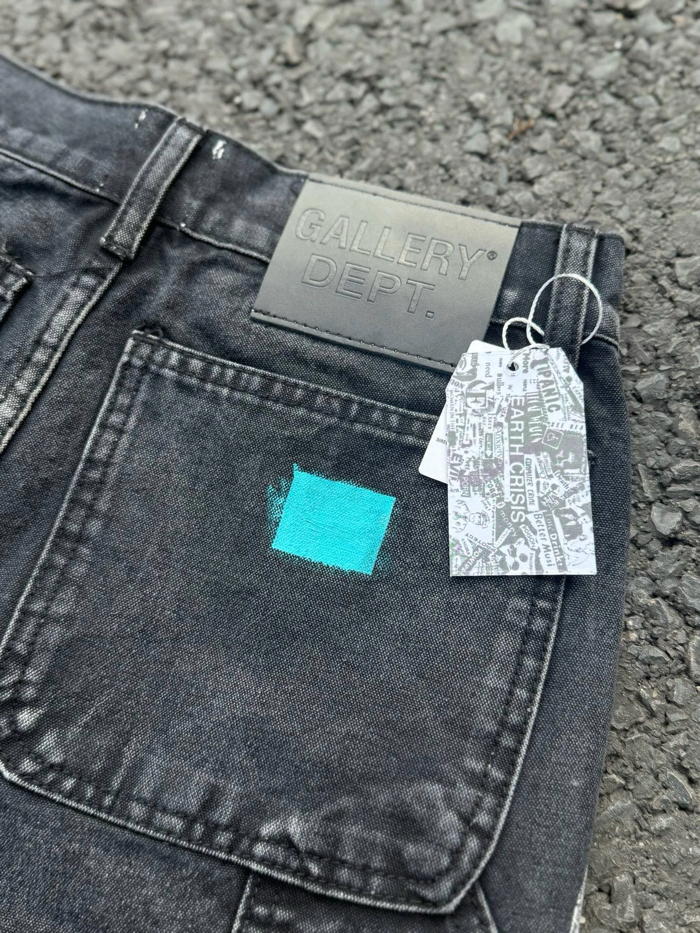 #8168 P250💰 GALLERY DEPT American retro splash-ink splicing micro-horn logging overalls raw edge jeans - Original purchase and pattern making to truly restore the ultimate texture of Vintage - Original hardware accessories, washed and other elevators, QR code analysis are all purchased from the original factory, high degree of restoration, welcome to compare with a certain product ~ - Three-dimensional version Loose and comfortable, not picky about the figure, taller and slimmer, factory Seiko, original factory quality control, same style for men and women, can be matched with couples Versatile recommendation: must-have jeans for all seasons Size: S-XXL (28-36)